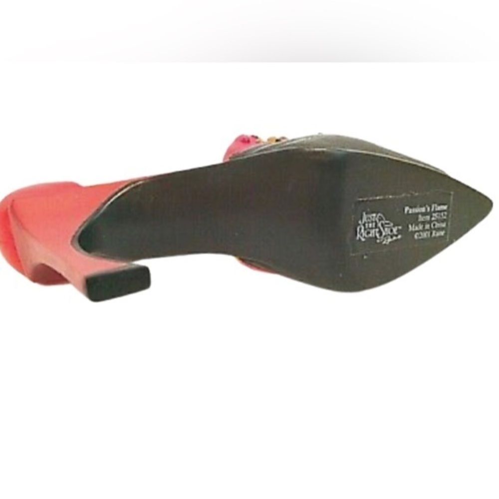 Passion’s Flame Just The Right Shoe Circa 2001. Passion’s Flame Retired 3.5” - Picture 5 of 7